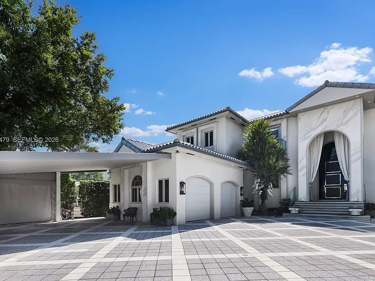176 S Hibiscus Dr — Photo 4