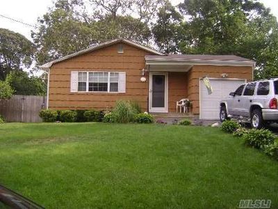 12 Oakmont Ave, Selden, NY, 11784