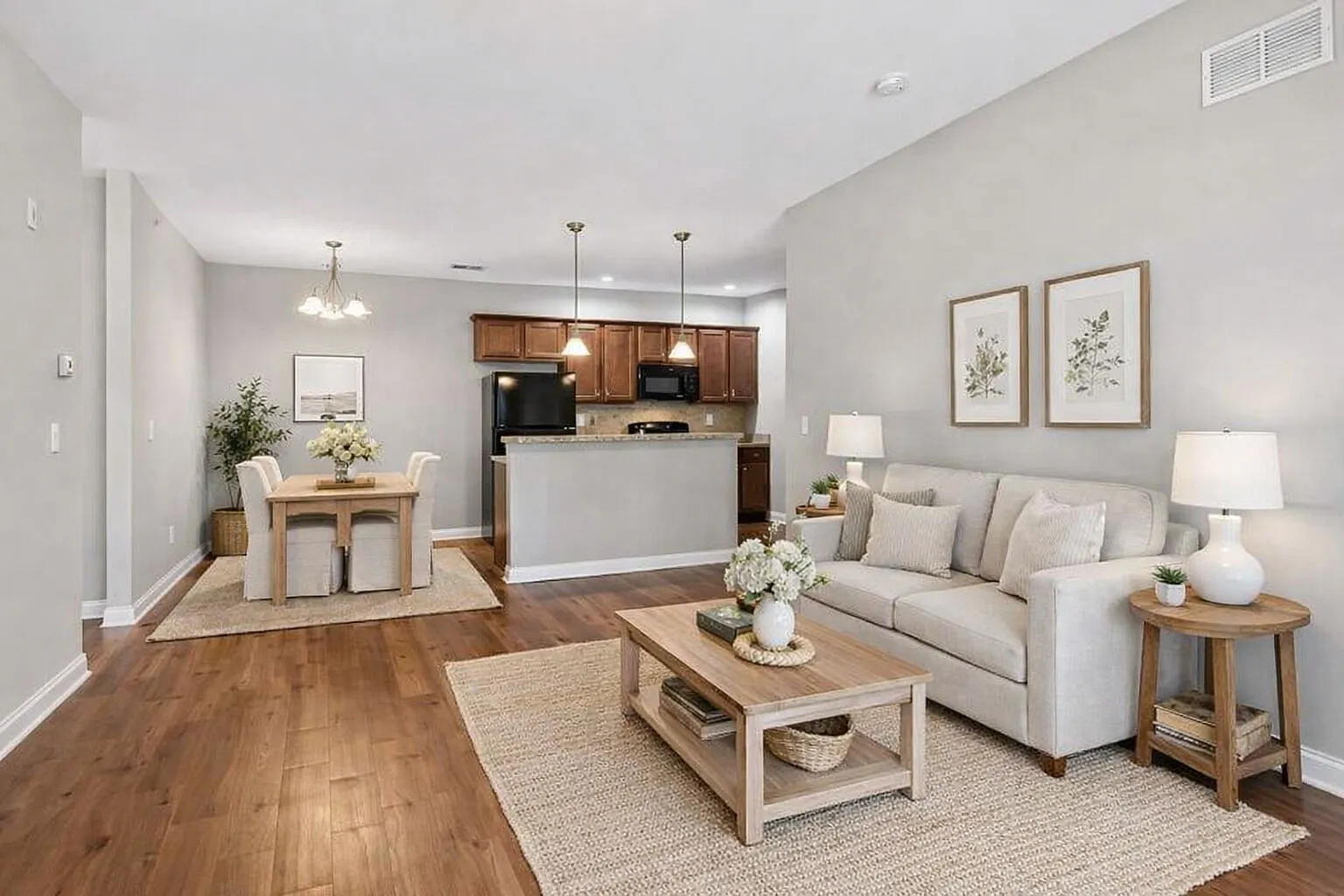 Palomar View Apartments — Photo 2