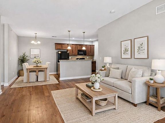 5th image of 4121 Reserve Rd #302