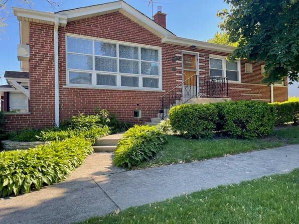 2139 Grove St, Blue Island, IL 60406