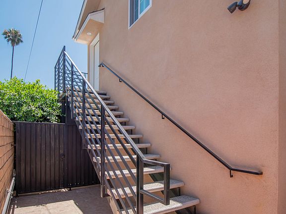 3rd image of 803 E Verdugo Ave