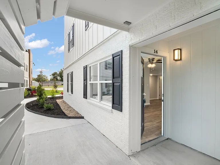 270 Bruce Cir #6 — Photo 8