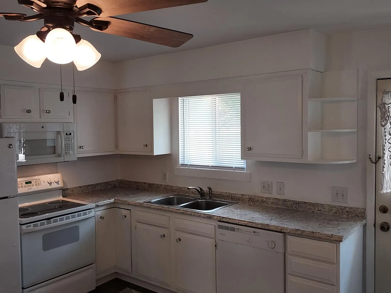 2 bed, 750 sqft, $1,100 — Photo 2