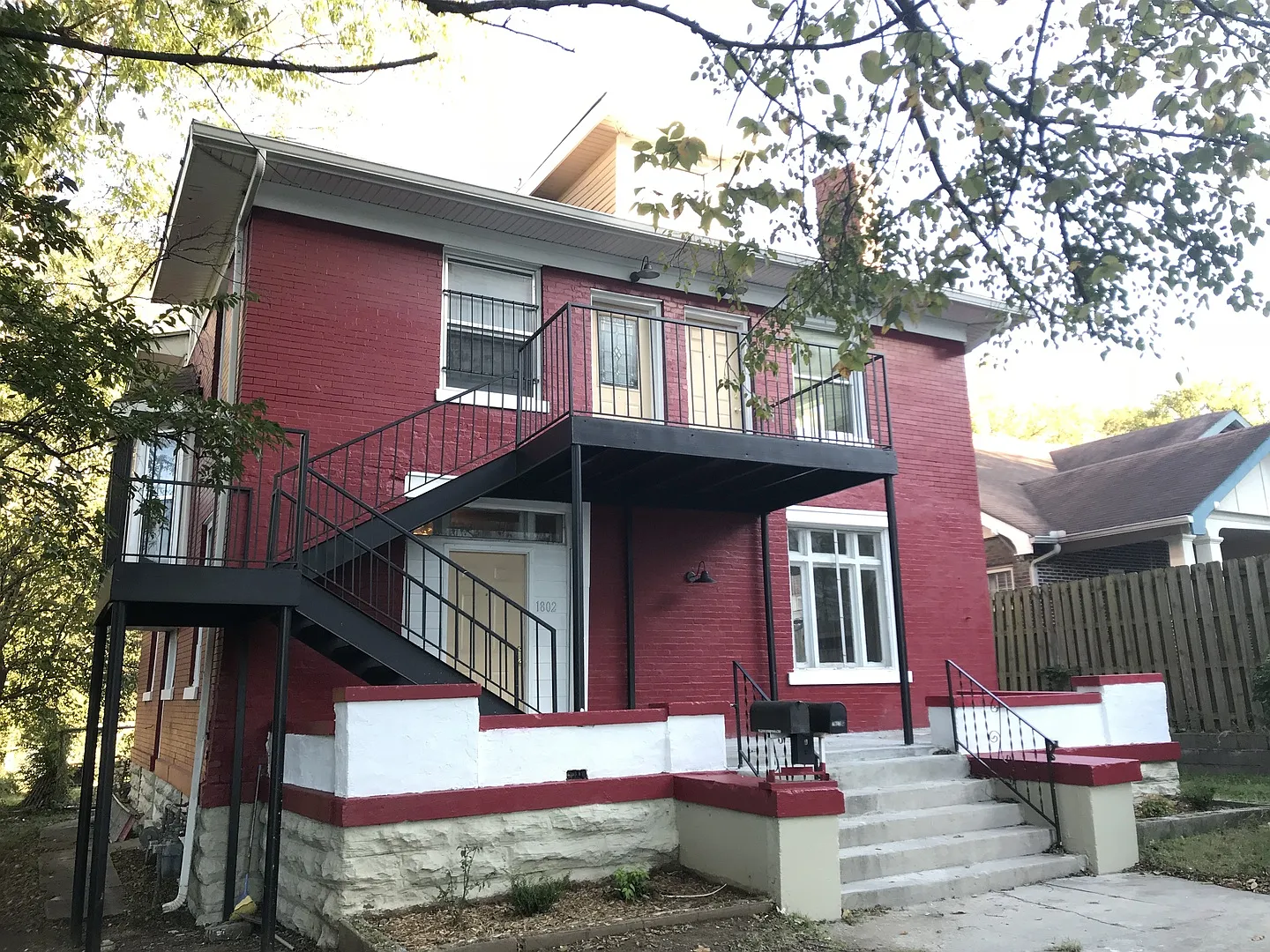 3 Bedroom 2 Bath in Triplex — Photo 3