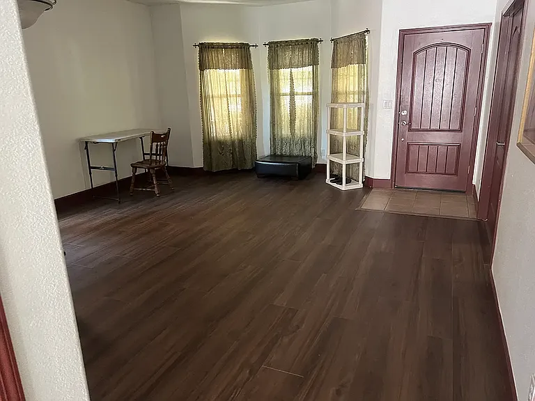 406 Matteri Cir — Photo 5