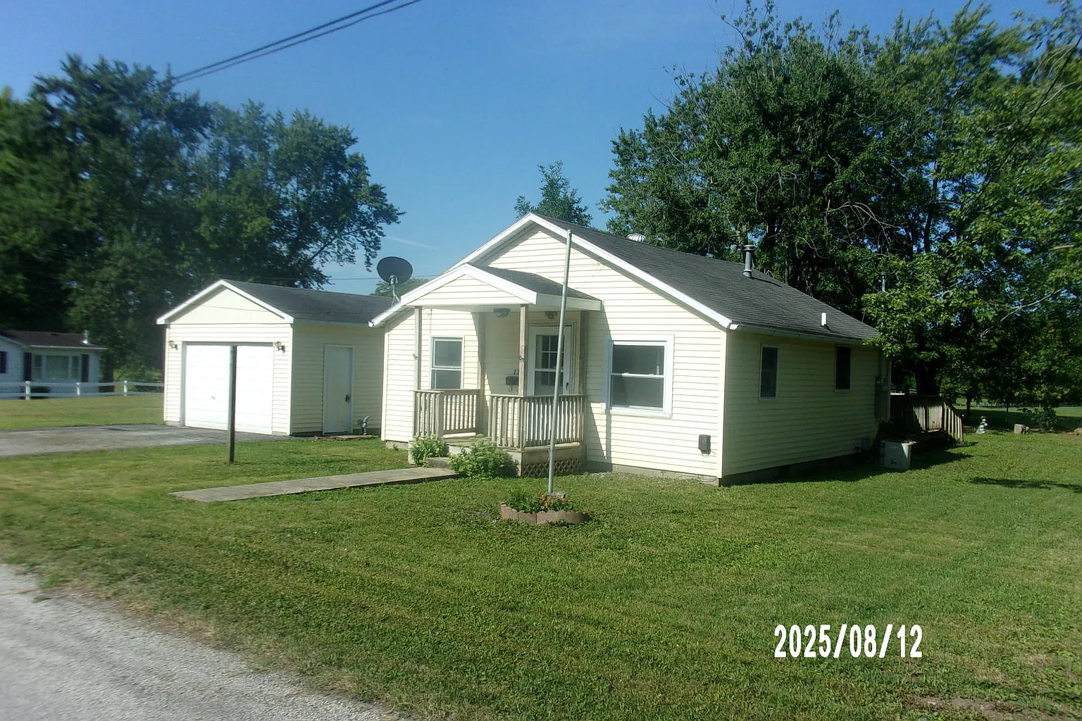 110 N Mansfield Ave photo 1