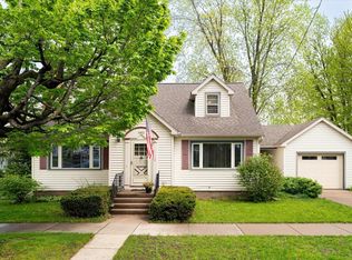 1102 Oak Ave, Tomah, WI 54660