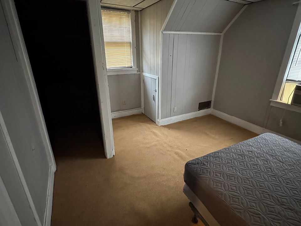 2nd image of 148 E Wellington Ave #2A