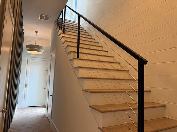 3rd image of 1222 Winter St