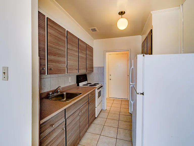 30 Vinci Cres — Photo 17
