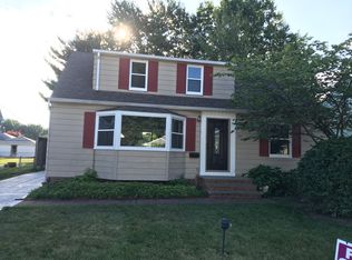 825 Glenhurst Rd, Eastlake, OH 44095