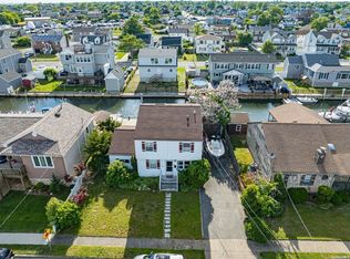 92 W Lido Promenade, Lindenhurst, NY 11757