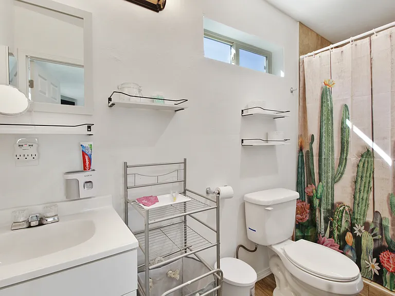 802 W Calle Francita — Photo 16