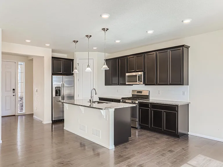 14980 Vienna Cir — Photo 10