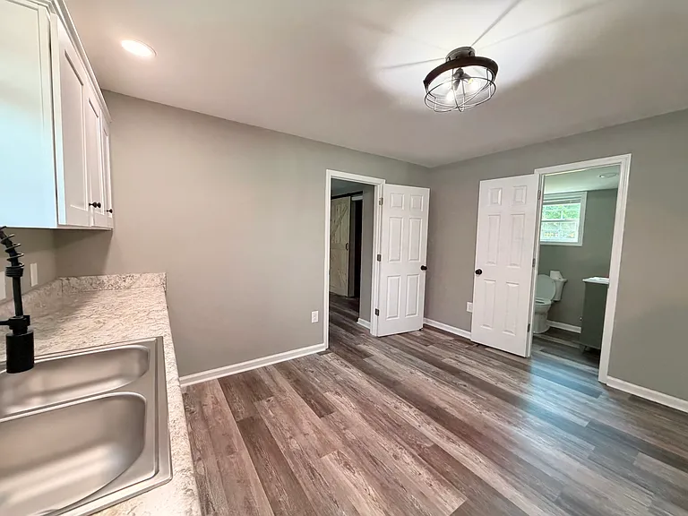 212 Murphy Ln — Photo 7