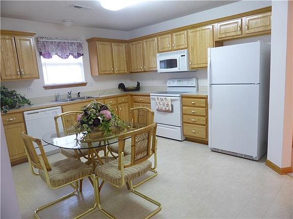 2nd image of 1112 Blue Branch Dr
