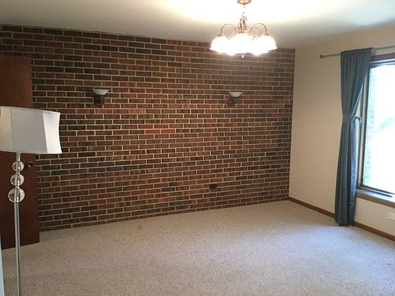5th image of 129 S Spruce Ave APT 201
