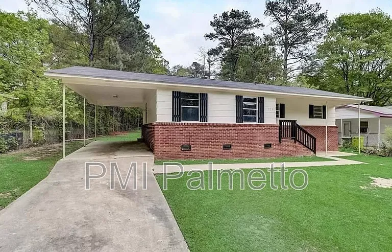 329 Saddlefield Rd — Photo 2