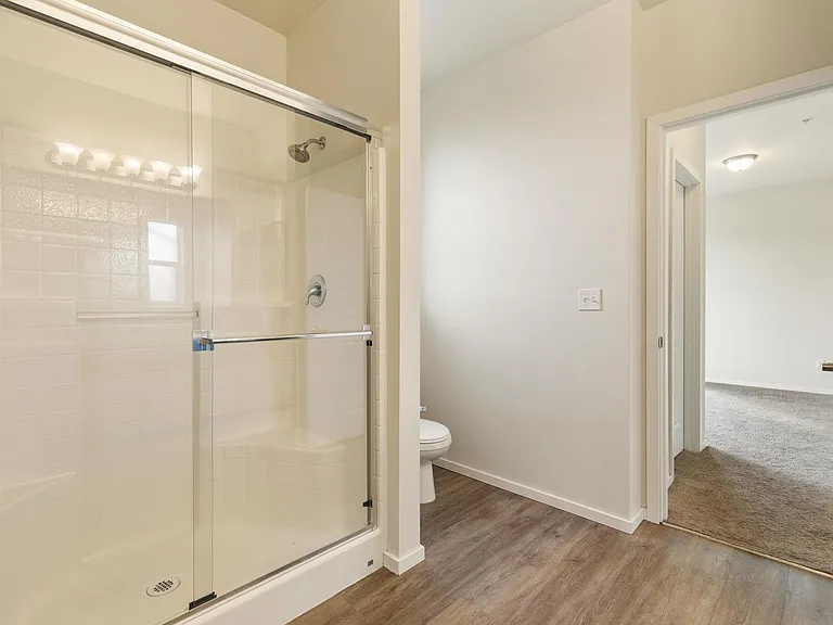 Creekside Apartments — Photo 39