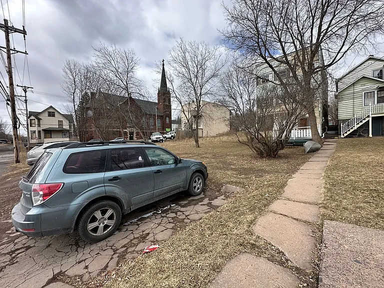 308 E 5th St — Photo 14