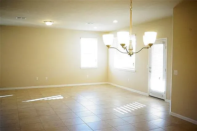 2449 Lyla Ln — Photo 5