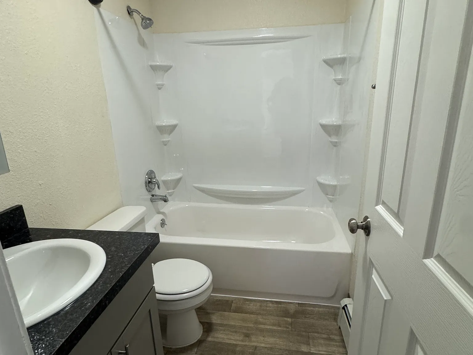 1101 Eagle St — Photo 2