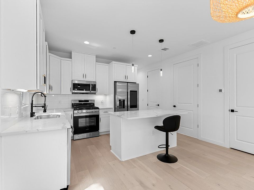 1st image of 5305 Ledesma Rd #4