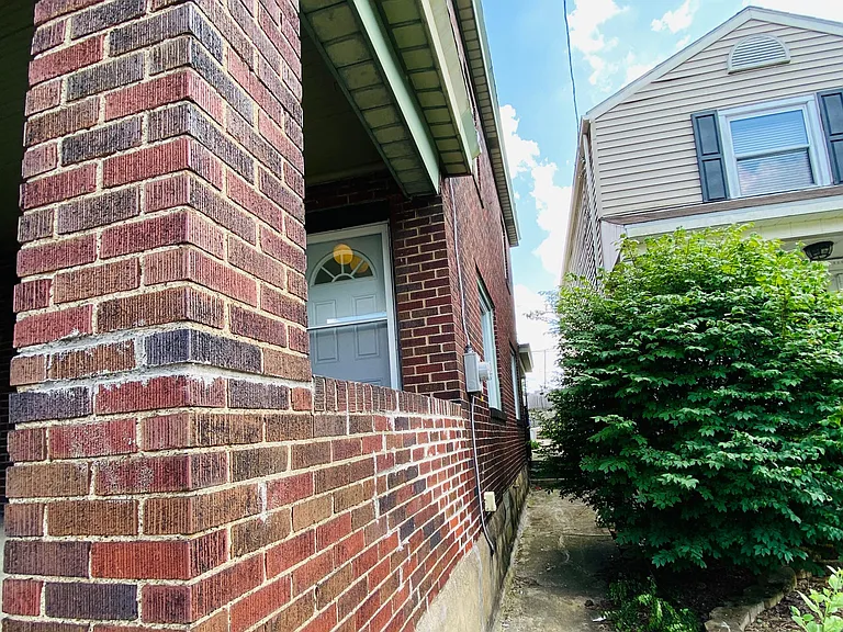 7108 Baker St — Photo 18