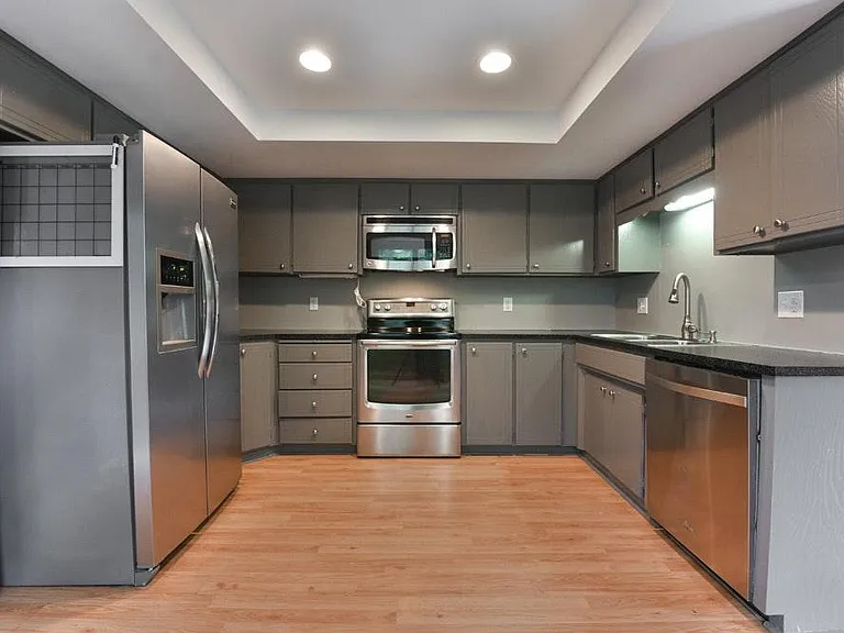 15565 Shirley Cir — Photo 2