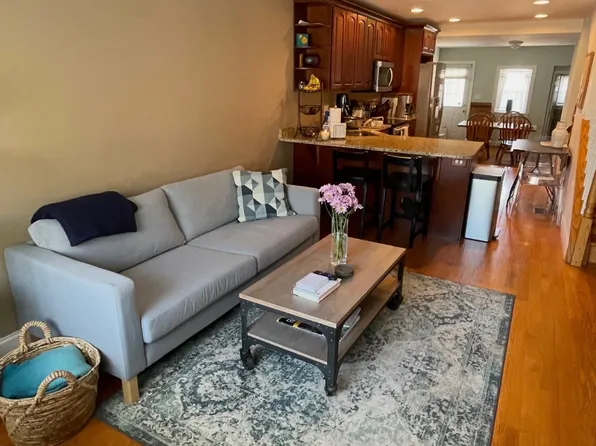 3211 Dillon St, Baltimore, MD 21224