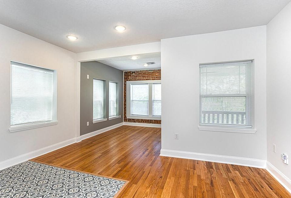 1st image of 3605 Summit St #5