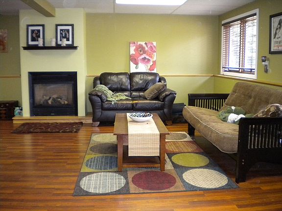 4th image of 140 Humboldt Way