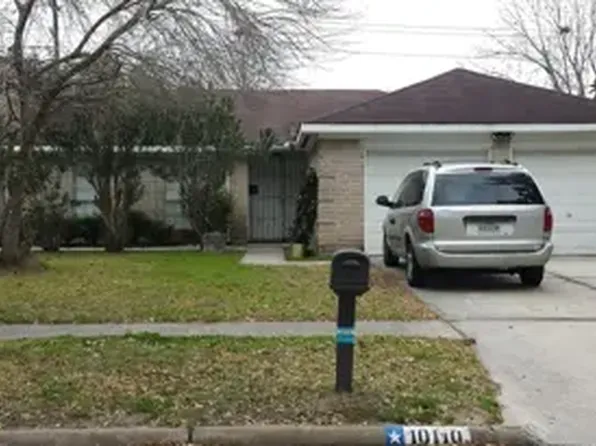 10110 Trade Winds Dr, Houston, TX 77086