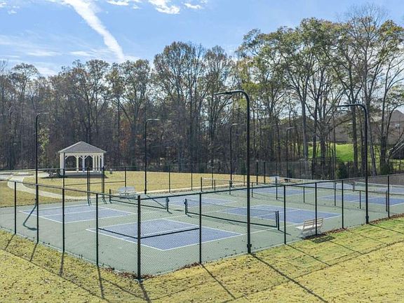 4th image of 284 Bristol Blvd