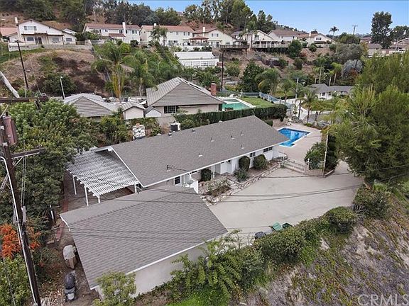 4th image of 554 Crooked Arrow Dr