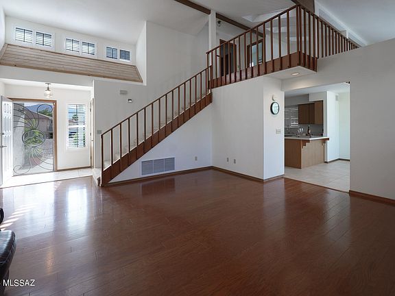 4th image of 3071 Nichols Dr
