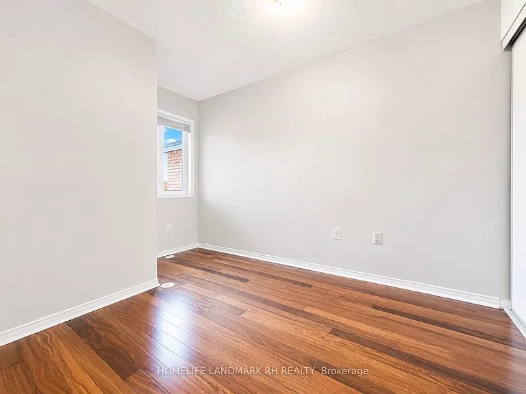 5 Coburg Cres — Photo 10