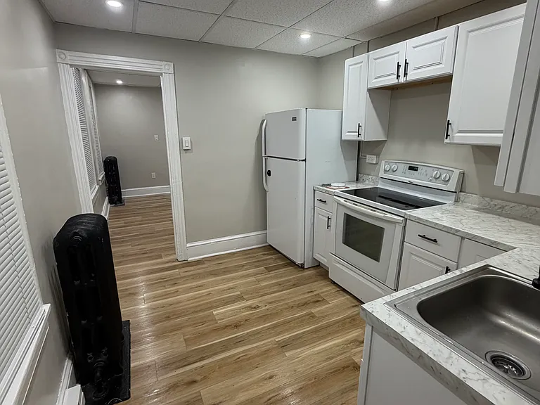 319 N 9th St #2 — Photo 3
