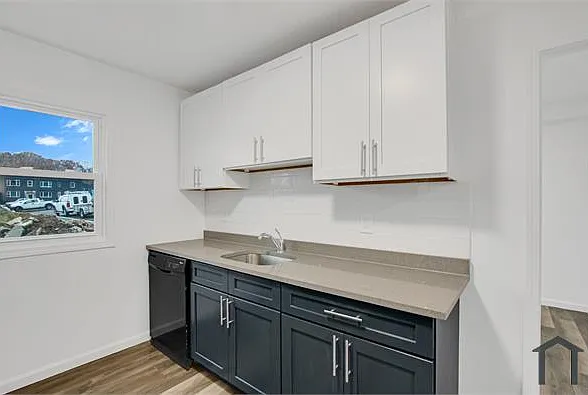 343 Sheffield Ave #B — Photo 5