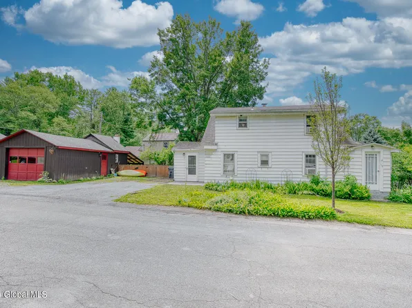 10 Avenue B East, Wynantskill, NY 12198