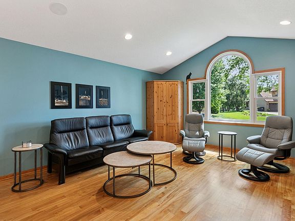 4th image of 1312 Fremont Ct