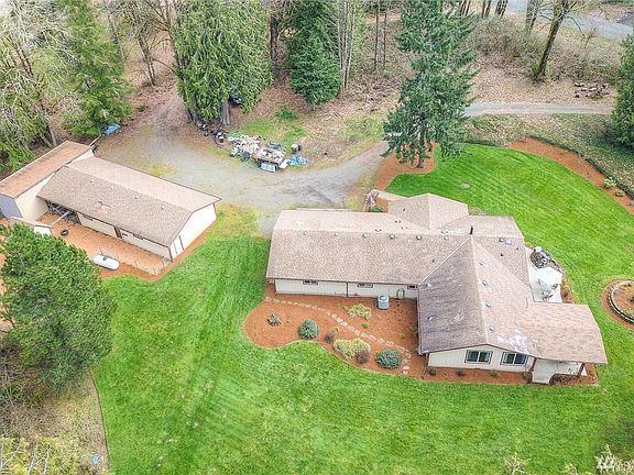 3rd image of 7435 Autumn Park Dr SE