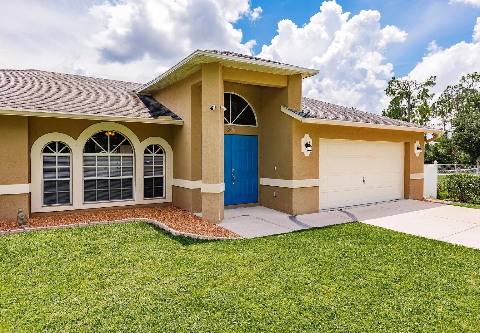 3 bed, 2.0 bath, 2537 sqft, $3,500 — Photo 4
