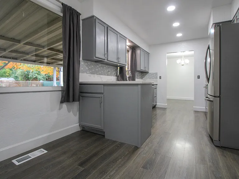 1170 Clearview Ave NE — Photo 9