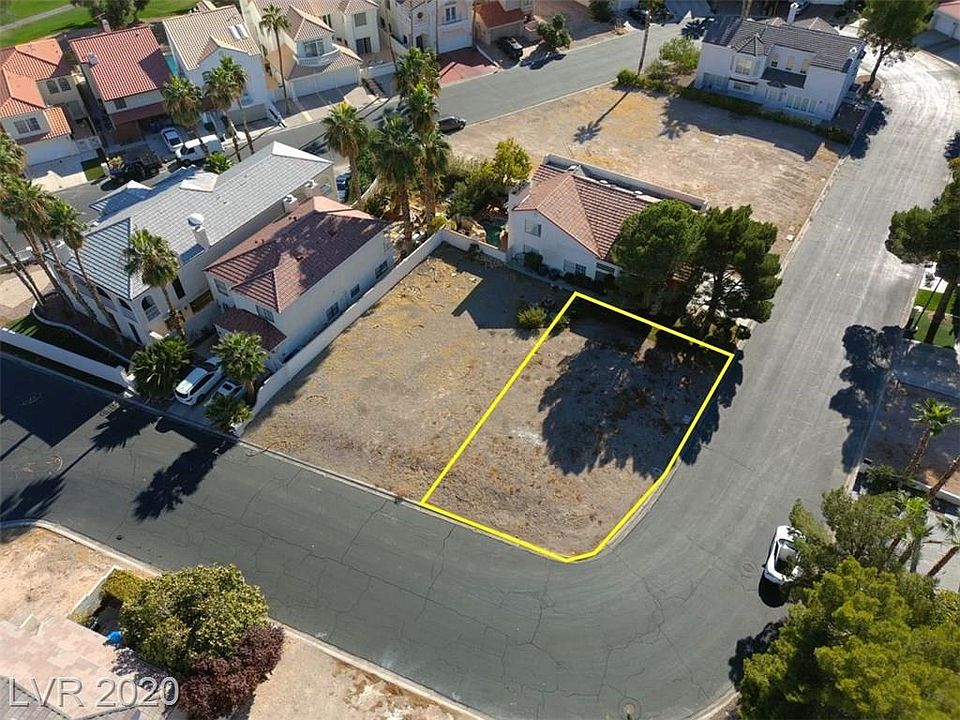 1st image of 2820 Queens Courtyard Dr
