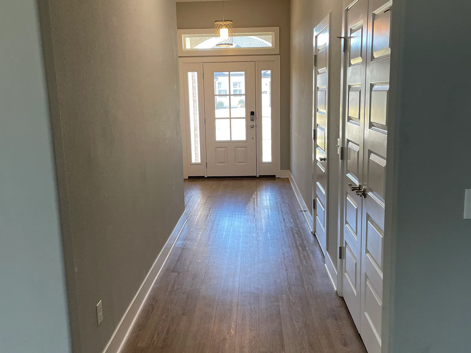3 bed, 1817 sqft, $2,300 — Photo 4