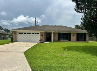 4804 Old Oak Dr, Orange, TX 77632