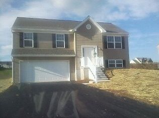 350 Riviera St, Mount Wolf, PA 17347