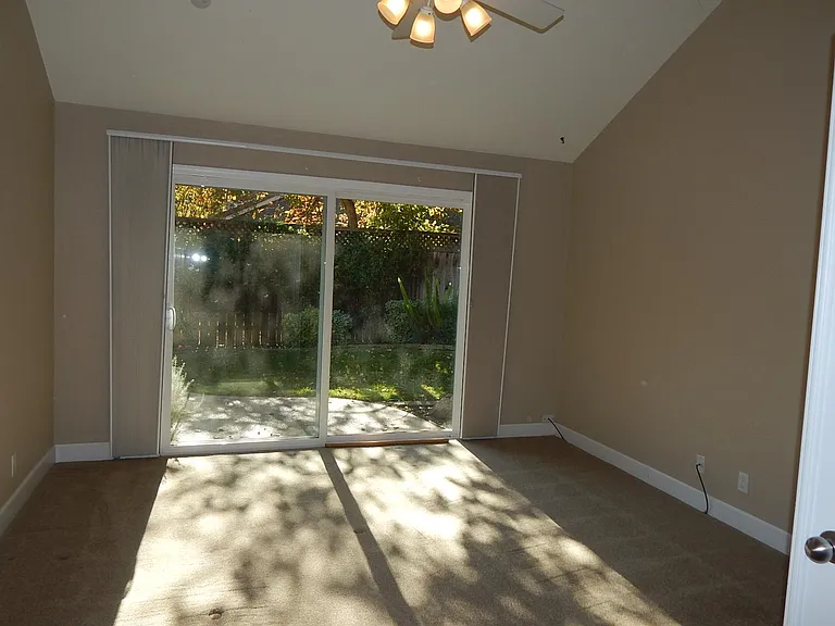 1209 Evans Ct — Photo 33